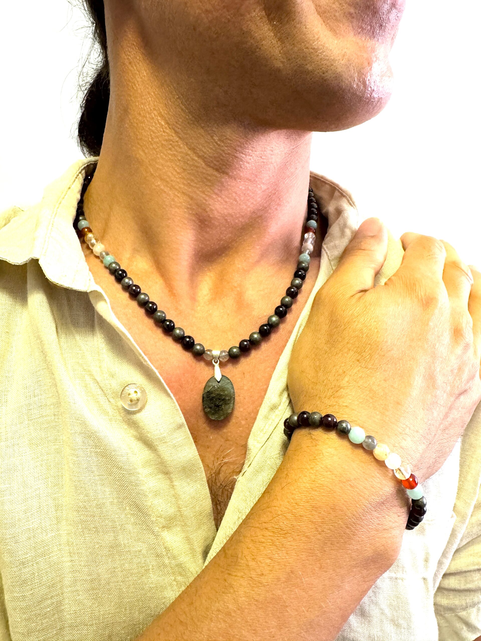 “Raíz Dorada” Collar de la Abundancia